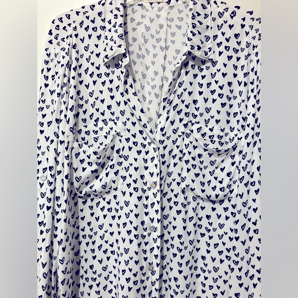 Just Living black white heart blouse Large